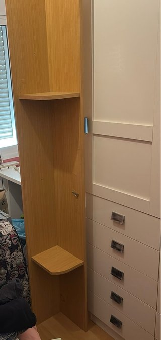 Estantería madera pared como nueva