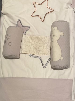 Cuna de bebé Chicco gris con estrellas
