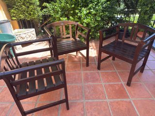 Butacas de madera tropical