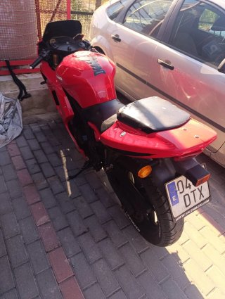 Hyosung GT250R Roja 37mil kl solo esta notificada