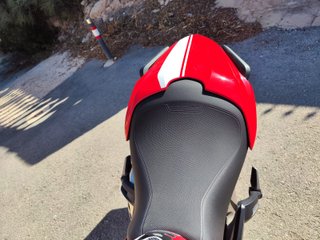 Ducati Monster 821 Roja-Blanco