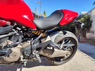 Ducati Monster 821 Roja-Blanco