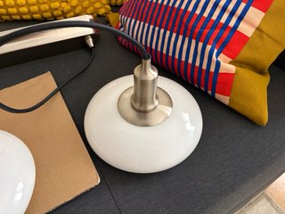 Lampara Tallbyn de techo 3 tulipas