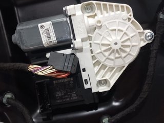 ELEVALUNAS DELANTERO IZQUIERDO VOLKSWAGEN PASSAT