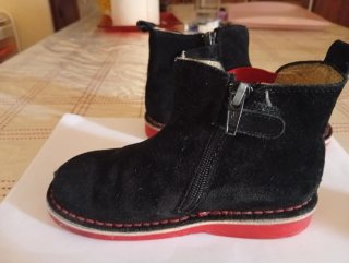 Botines niño Azul marino y rojo de piel de ante