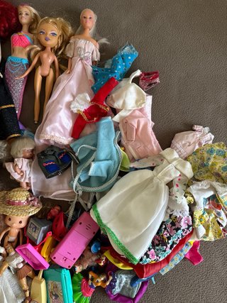 Lote de muñecas Barbie y accesorios