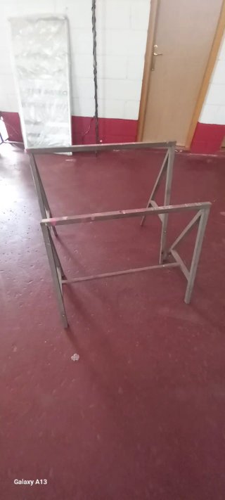 Borriquetas de hierro Miden 80 cm ancho x 100 alto