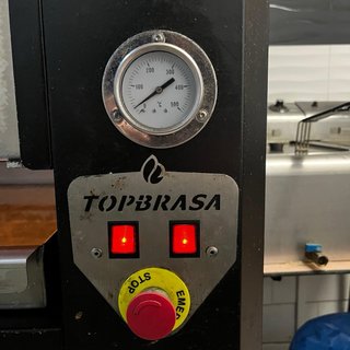 Horno de pollos al carbón
