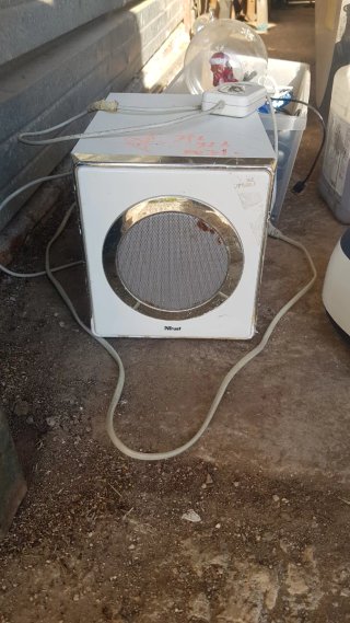 Cassa stereo Trust bianca e argento
