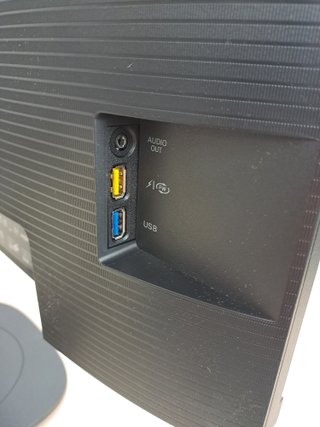 Monitor Philips 32'' WQHD 100Hz IPS con webcam