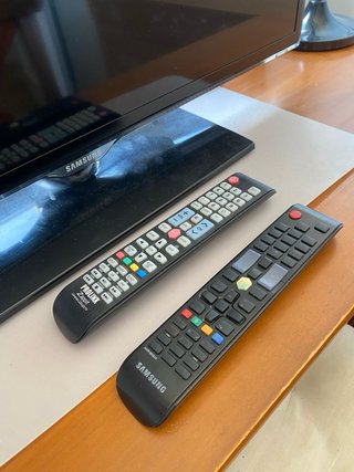 Samsung Smart TV 32 UE32ES5500 + Mando
