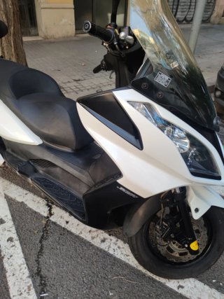 KYMCO Superdink 300 Blanca