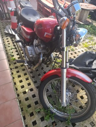 Honda Rebel Moto Cruiser Roja