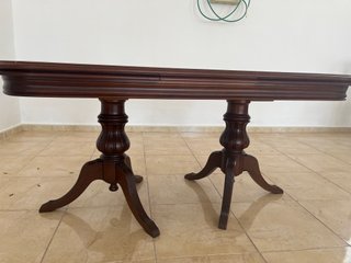 Tavolo da pranzo e 8 sedie vittoriane