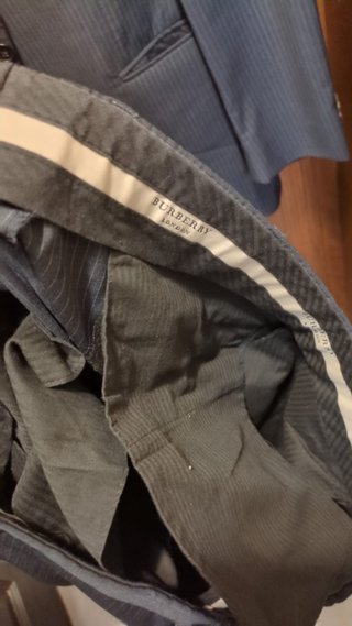 Traje Burberry Raya Gris