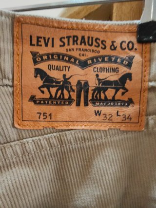 Pantalón Levis Beige Nuevo