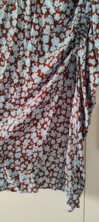 Falda Zara floral azul y marrón