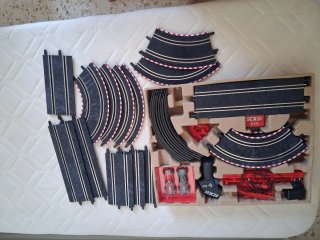 Scalextric Compact Formula Race to Win