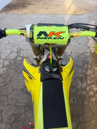 Suzuki RMZ 250 Motocross