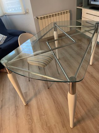 Mesa cristal y cromo diseño moderno