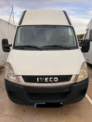 Furgoneta iveco daily año2011