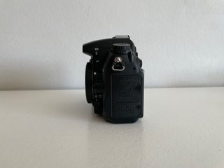 Nikon D7000 — Solo 19.353 disparos | SIN OBJETIVO