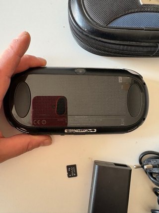 Sony PS Vita OLED Nera + Accessori