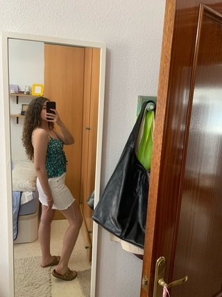 Top floral verde y azul de Pull&Bear
