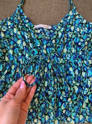 Top floral verde y azul de Pull&Bear