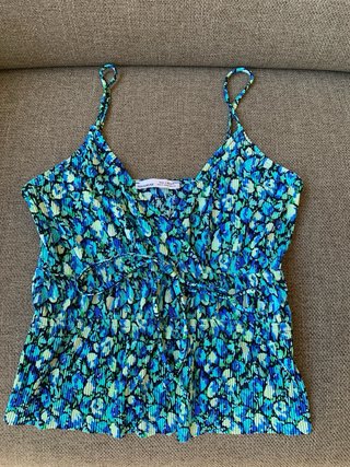 Top floral verde y azul de Pull&Bear