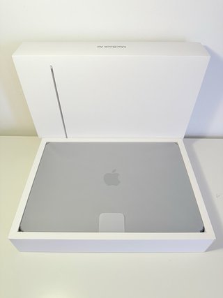 Macbook Air M3 15” 16Gb C/Nuevo 2 Años de Garantía