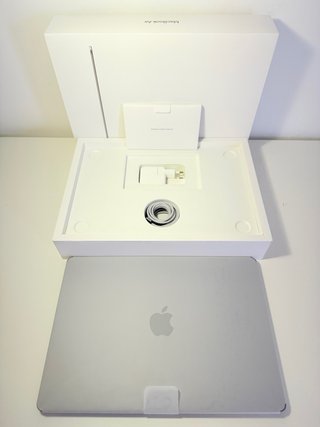Macbook Air M3 15” 16Gb C/Nuevo 2 Años de Garantía