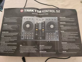 Controladora Traktor Kontrol S2 + todos los cables
