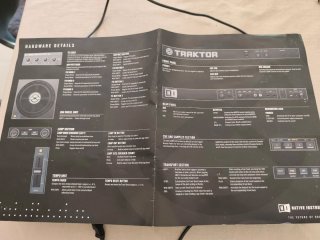 Controladora Traktor Kontrol S2 + todos los cables