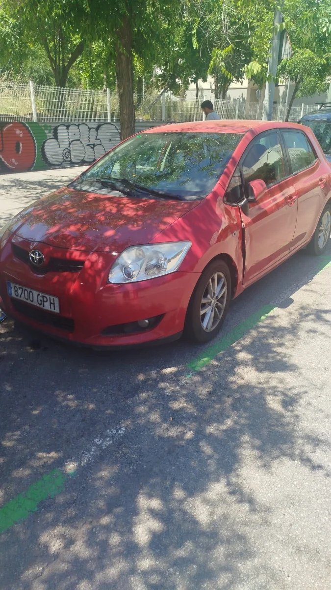 Toyota Auris 2011 - foto 1