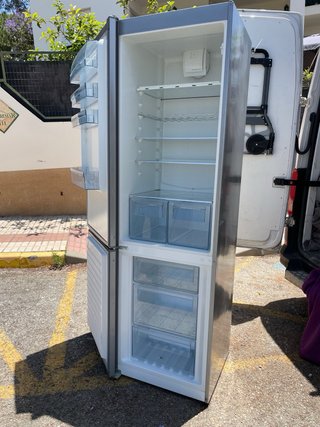 Nevera combi plateada