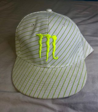 Gorra Monster Energy blanca y verde