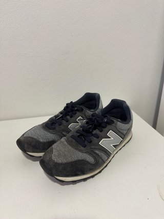 Zapatillas New Balance grises y negras