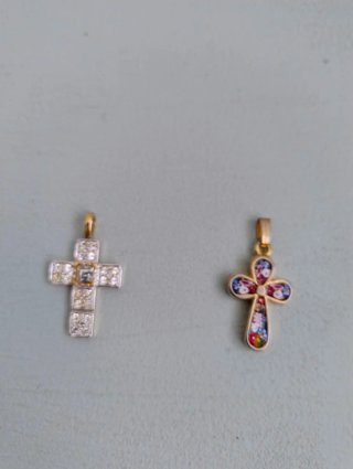 Colgantes con cruces
