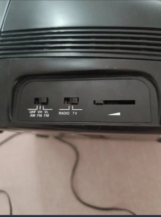 Televisor antiguo portátil