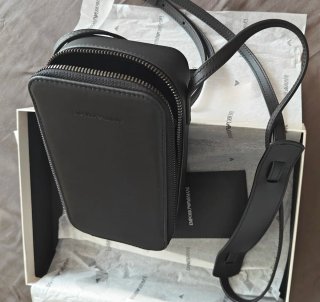 Bolso bandolera Emporio Armani negro piel