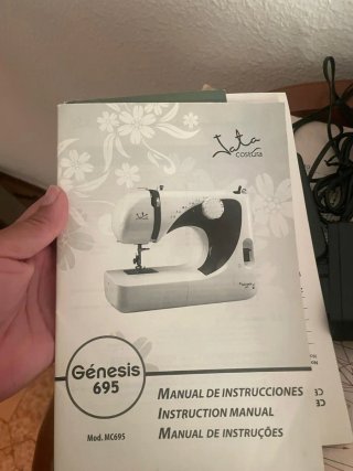 Máquina de coser Jata Génesis 695