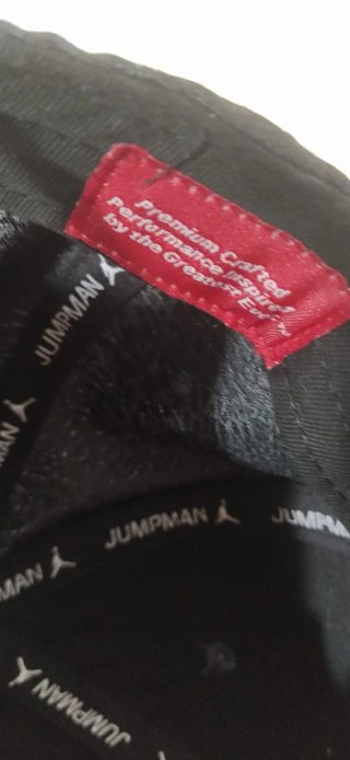 Gorra Jordan Negra con Diseño