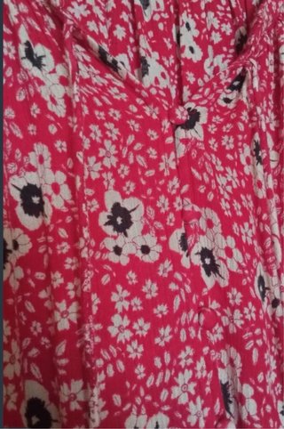 Blusa Zara floral roja talla XS