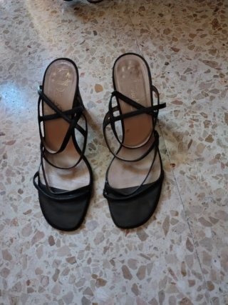 Zapatos de tacón y sandalias T.38