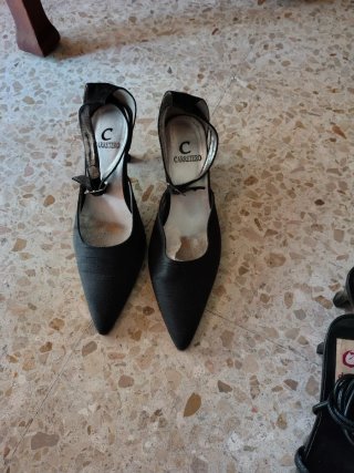 Zapatos de tacón y sandalias T.38