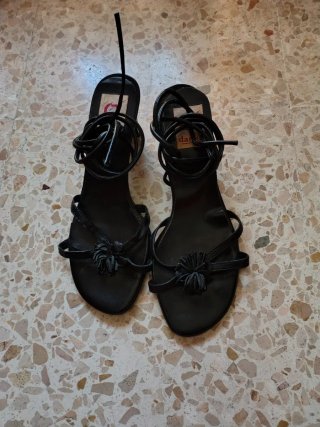 Zapatos de tacón y sandalias T.38