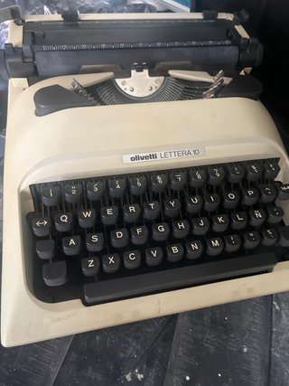 Olivetti Lettera 10 Máquina de Escribir Beige