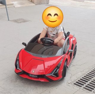 Coche eléctrico infantil