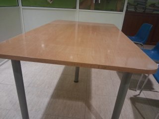 Mesa grande madera y patas metálicas